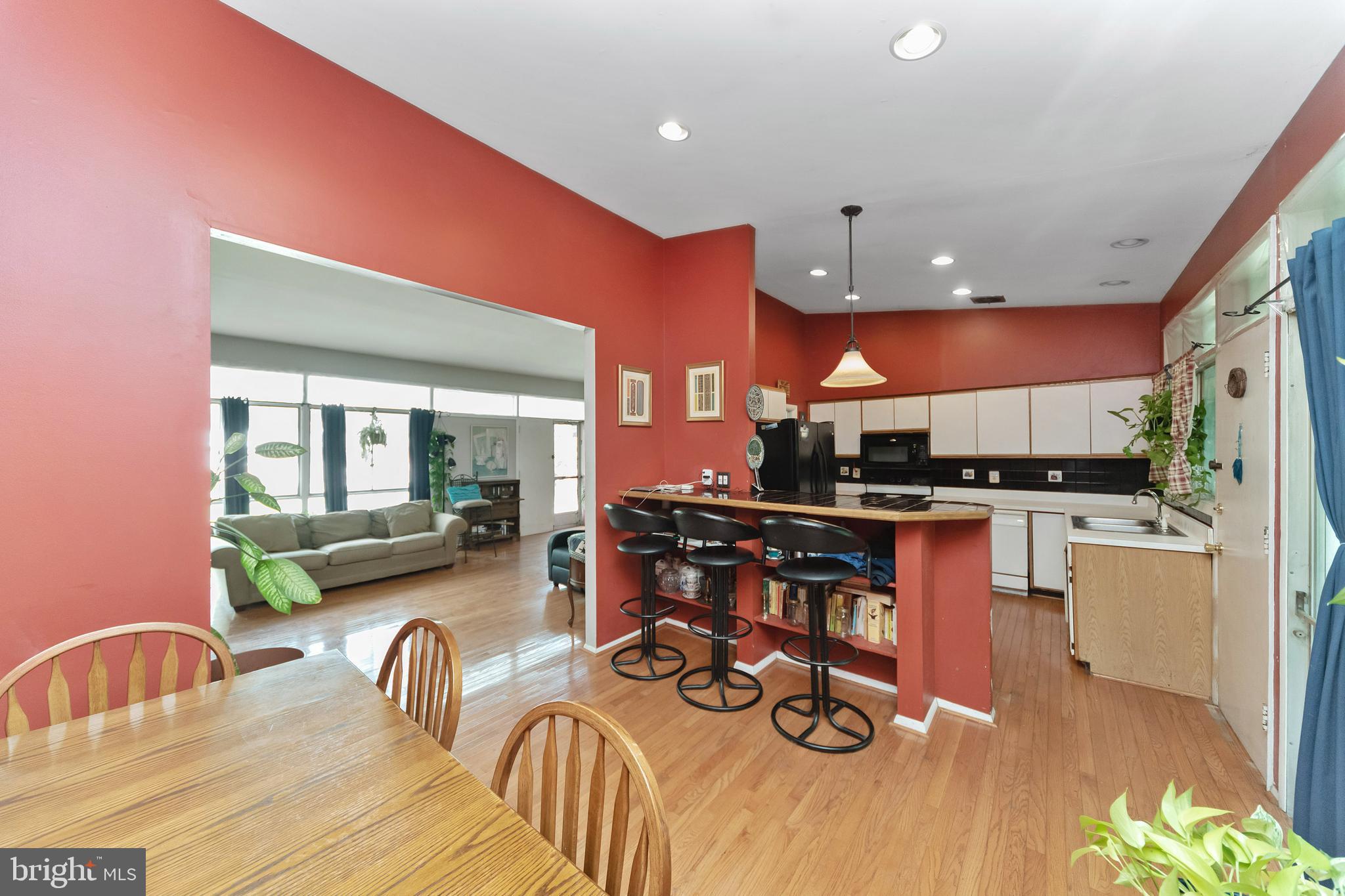 7629 Carla Road Baltimore, MD 21208 - Photo 4 of 17
