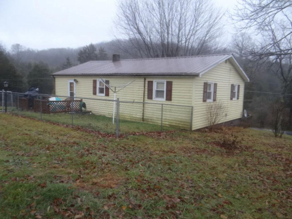 36253 Plum Creek Road Glade Spring, VA 24340 - Photo 8 of 10 Photo 8