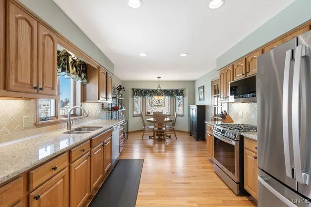 $489,000 | 204 Summerhaven Drive South, Manlius, NY 13057