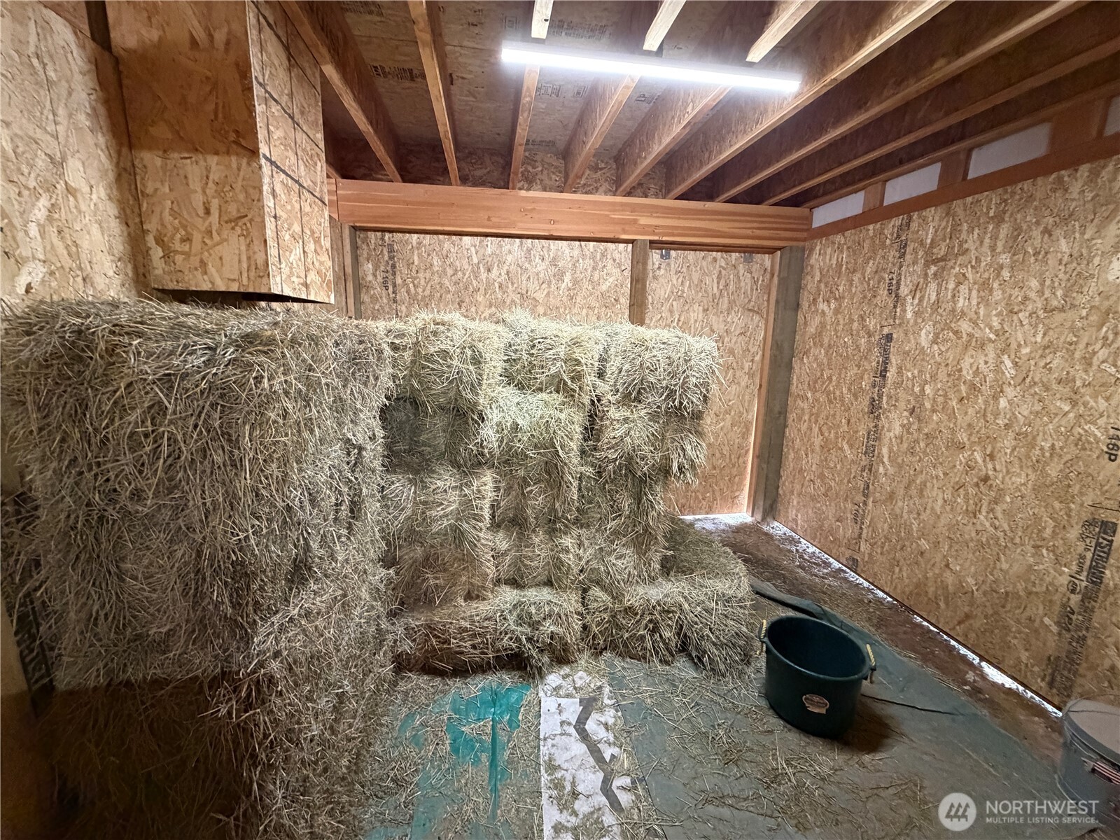 53 Cape Labelle Road Tonasket, WA 98855 - Photo 29 of 40 a bathroom with a shower