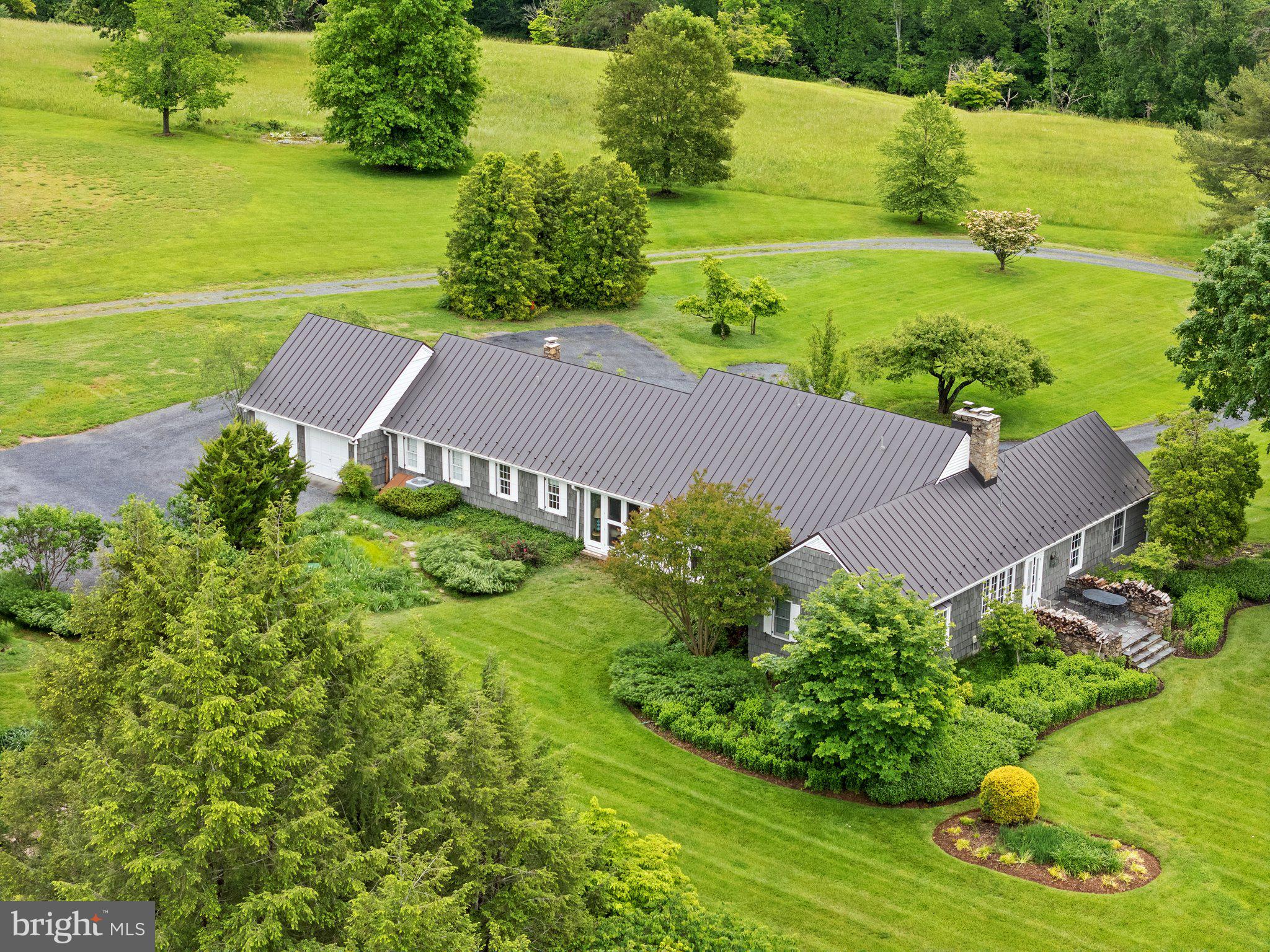 22693 St Louis Road Middleburg, VA 20117 - Photo 11 of 85 Gallery Image 11