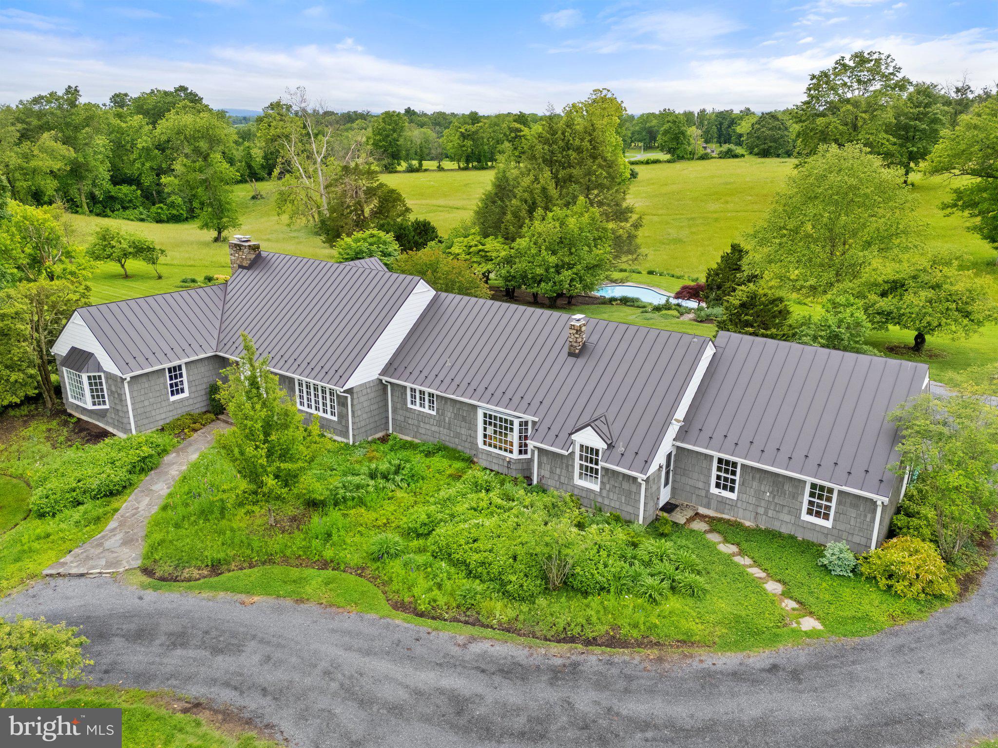 22693 St Louis Road Middleburg, VA 20117 - Photo 12 of 85 Gallery Image 12