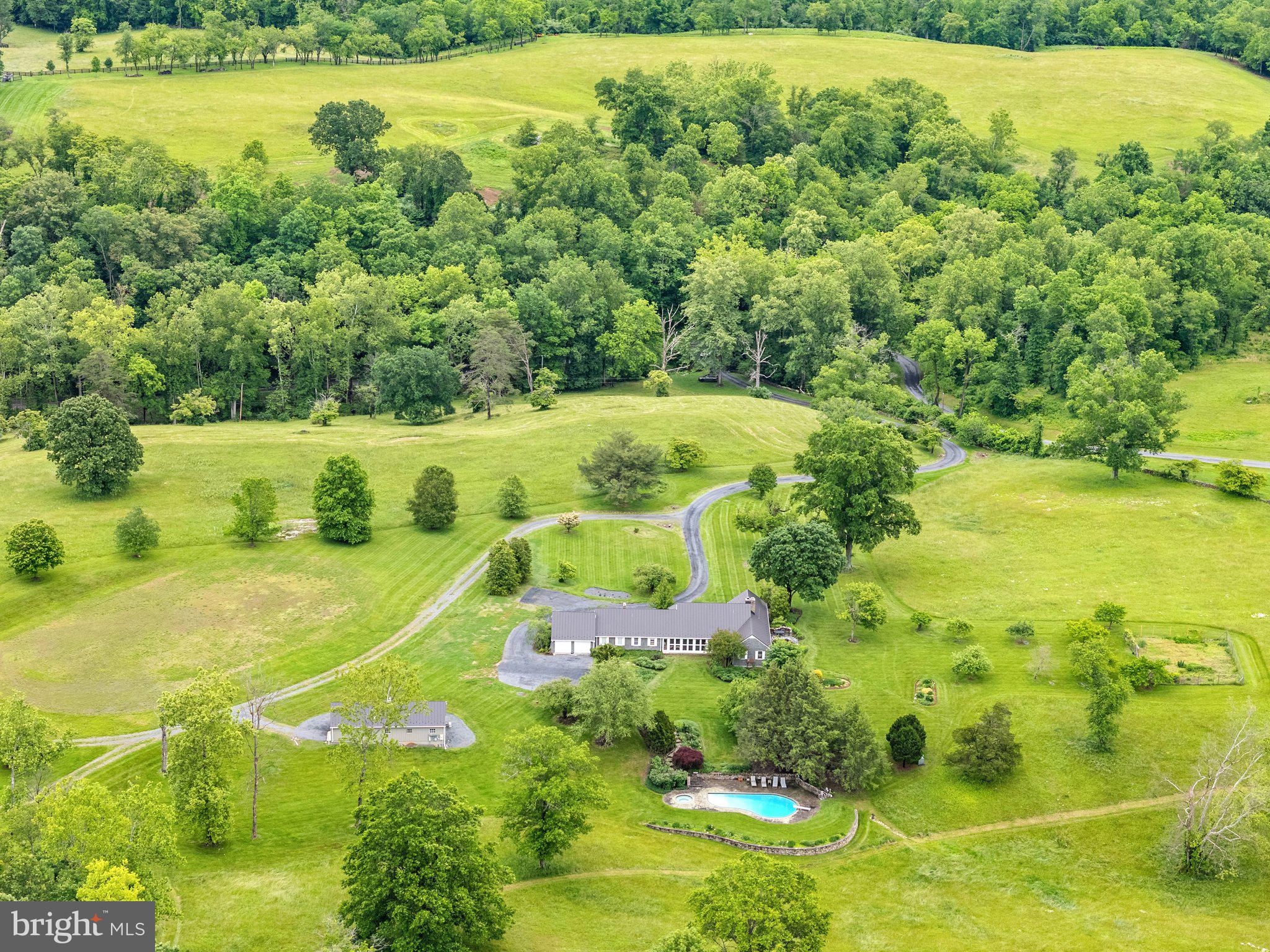 22693 St Louis Road Middleburg, VA 20117 - Photo 7 of 85 Gallery Image 7