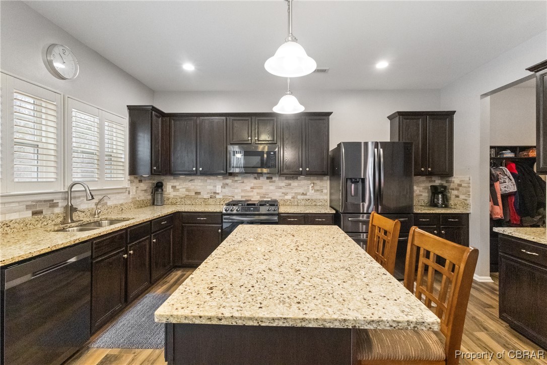 207 Foster Road Yorktown, VA 23690 - Photo 4 of 39