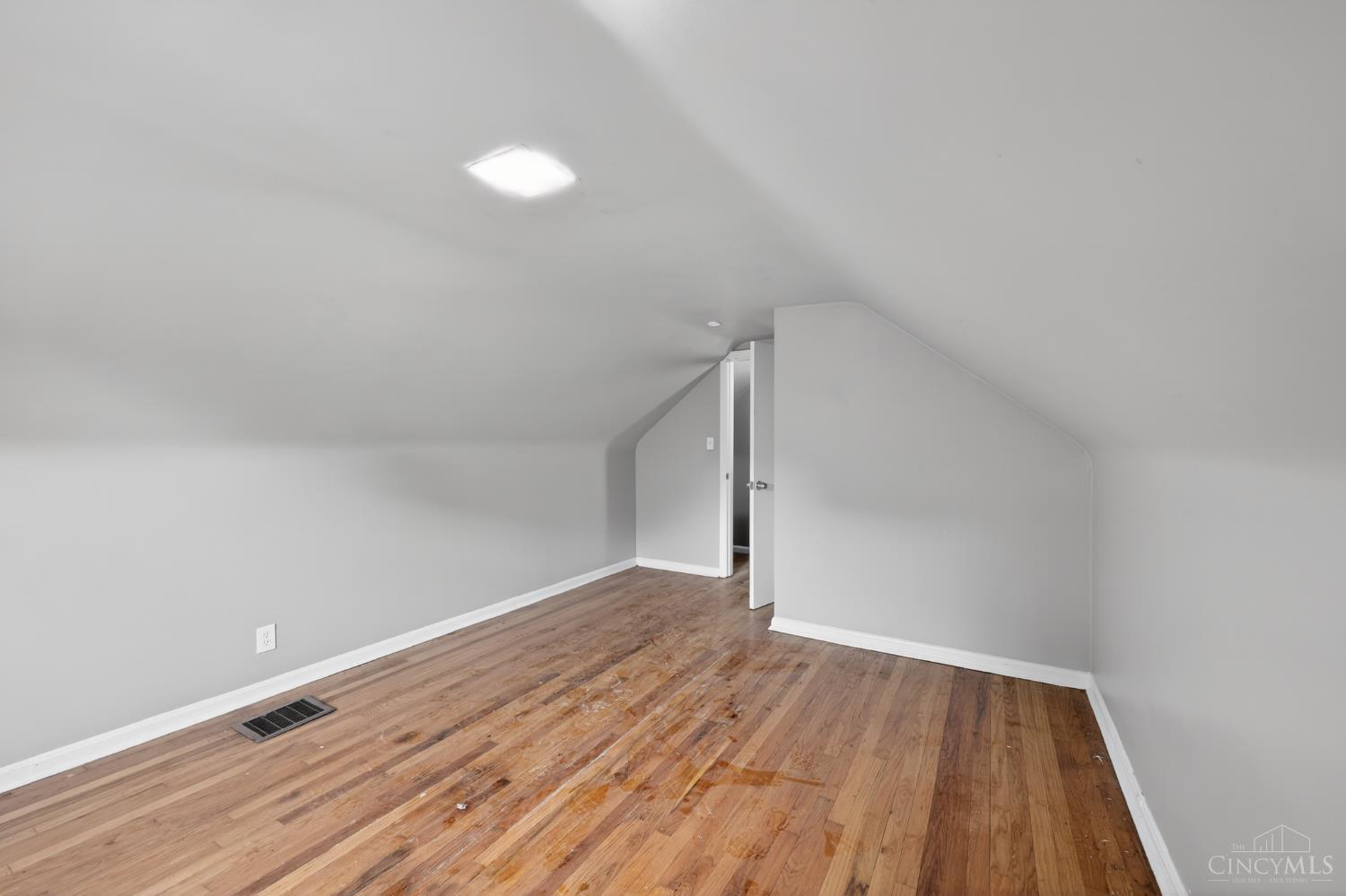 1398 Adams Road Cincinnati, OH 45231 - Photo 23 of 30