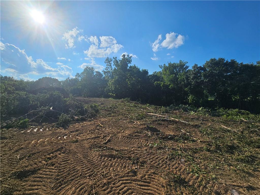 7800 North Oak Trafficway Kansas City, MO 64118 - Photo 2 of 3