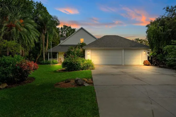 $1,799,000 | 6915 215th Street East, Bradenton, FL 34211