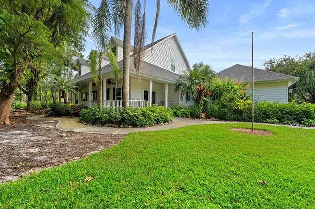 $1,799,000 | 6915 215th Street East, Bradenton, FL 34211
