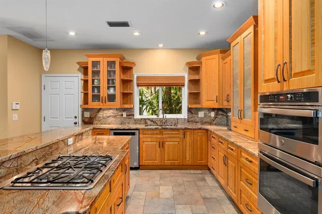 $1,799,000 | 6915 215th Street East, Bradenton, FL 34211