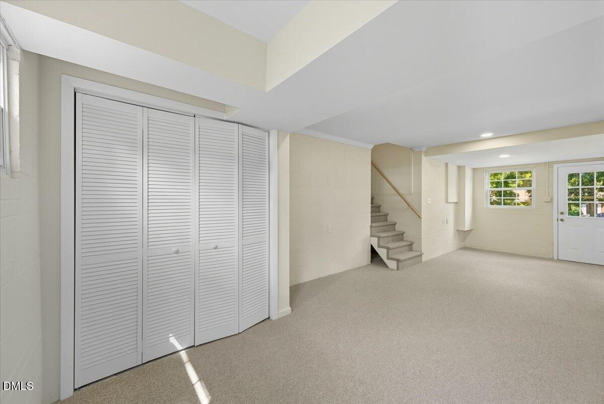 2604 Huntington Road Fayetteville, NC 28303 - Photo 29 of 48 an empty room with windows