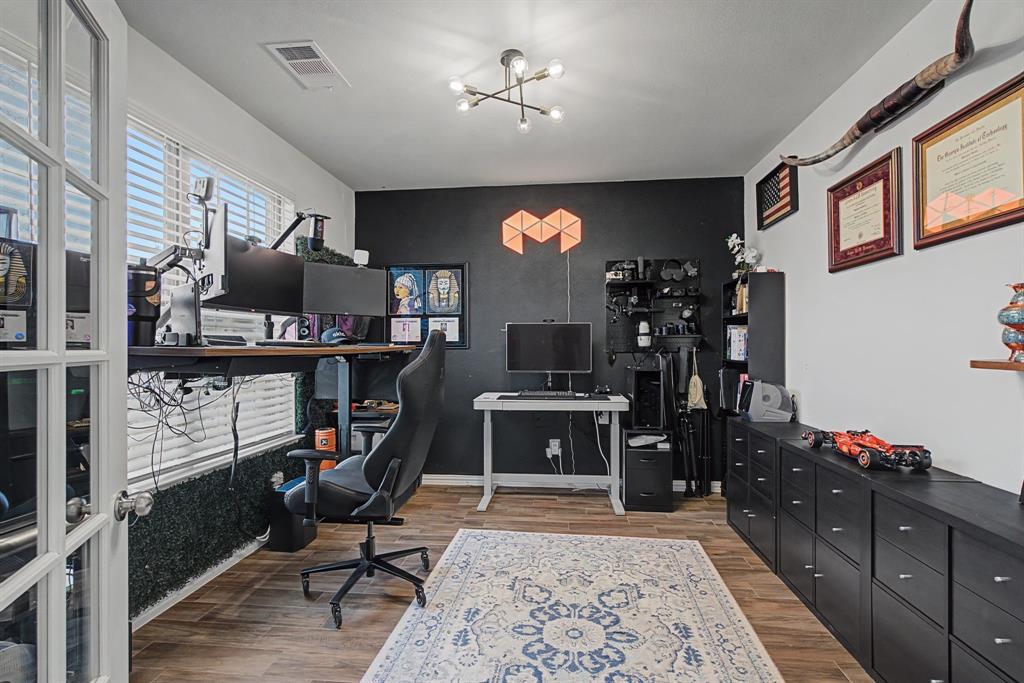 2914 Long Slope Road Arlington, TX 76001 - Photo 5 of 27