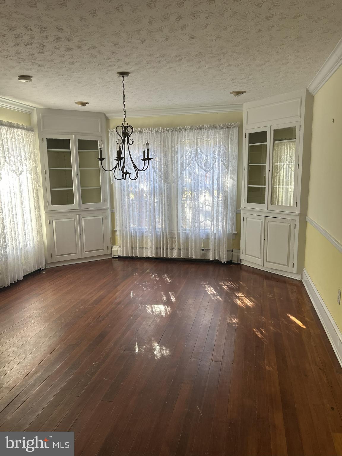 62 Rehill Avenue Elkton, MD 21921 - Photo 31 of 40 a view of a livingroom with furniture and window