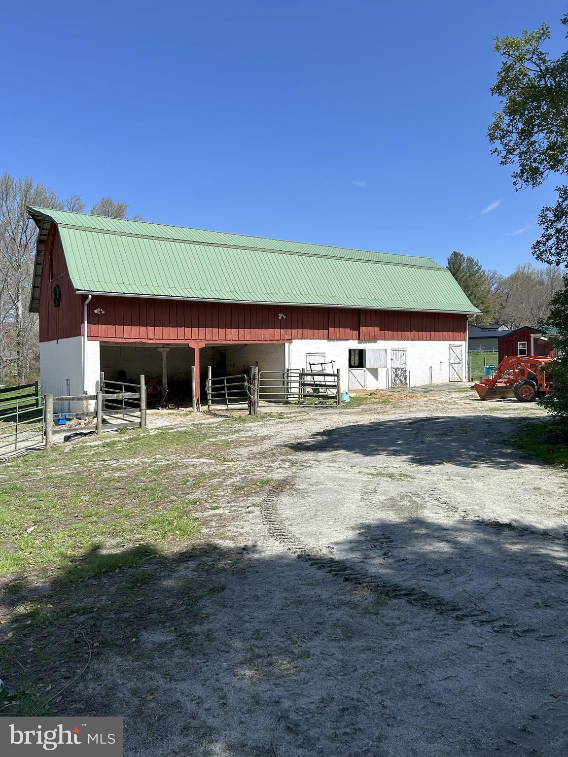 62 Rehill Avenue Elkton, MD 21921 - Photo 4 of 40 a view of a house with backyard and sitting area