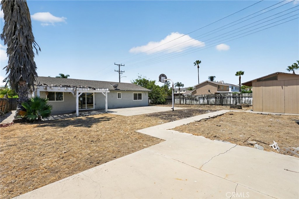 498 Serrana Road Perris, CA 92570 - Photo 3 of 29 Gallery Image 3
