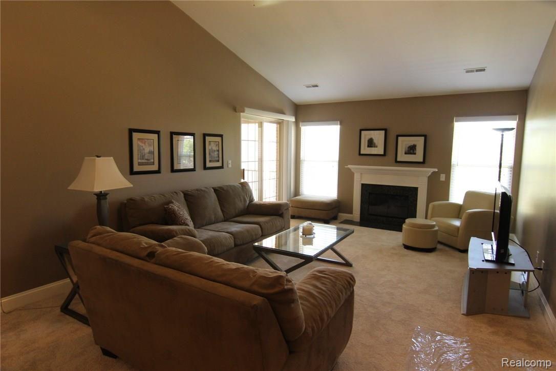 3601 Tremonte Circle, Unit 313 Rochester, MI 48306 - Photo 17 of 34 Great Room.JPG