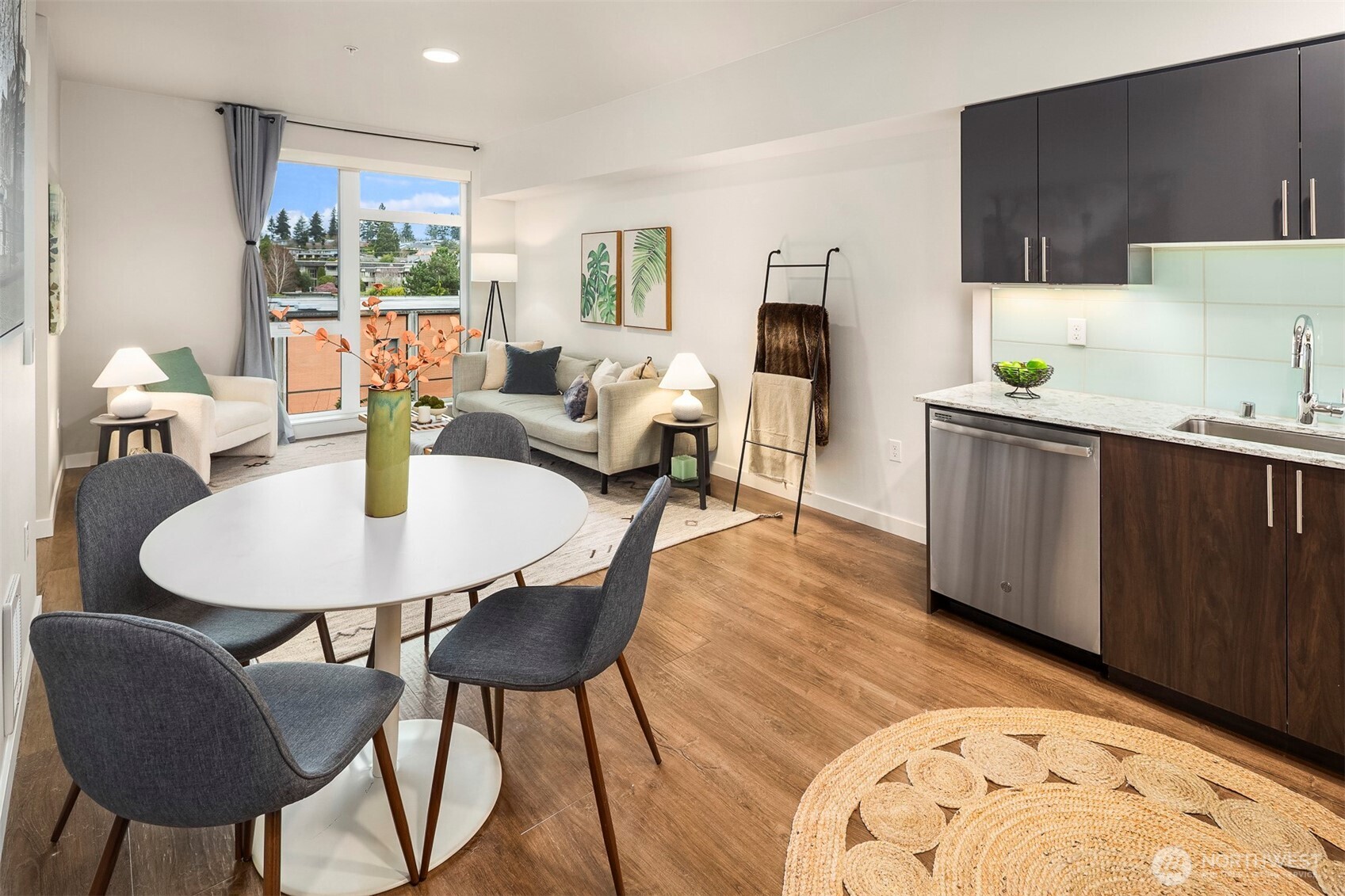 1085 103rd Avenue Northeast, Unit 312 Bellevue, WA 98004 - Photo 6 of 29