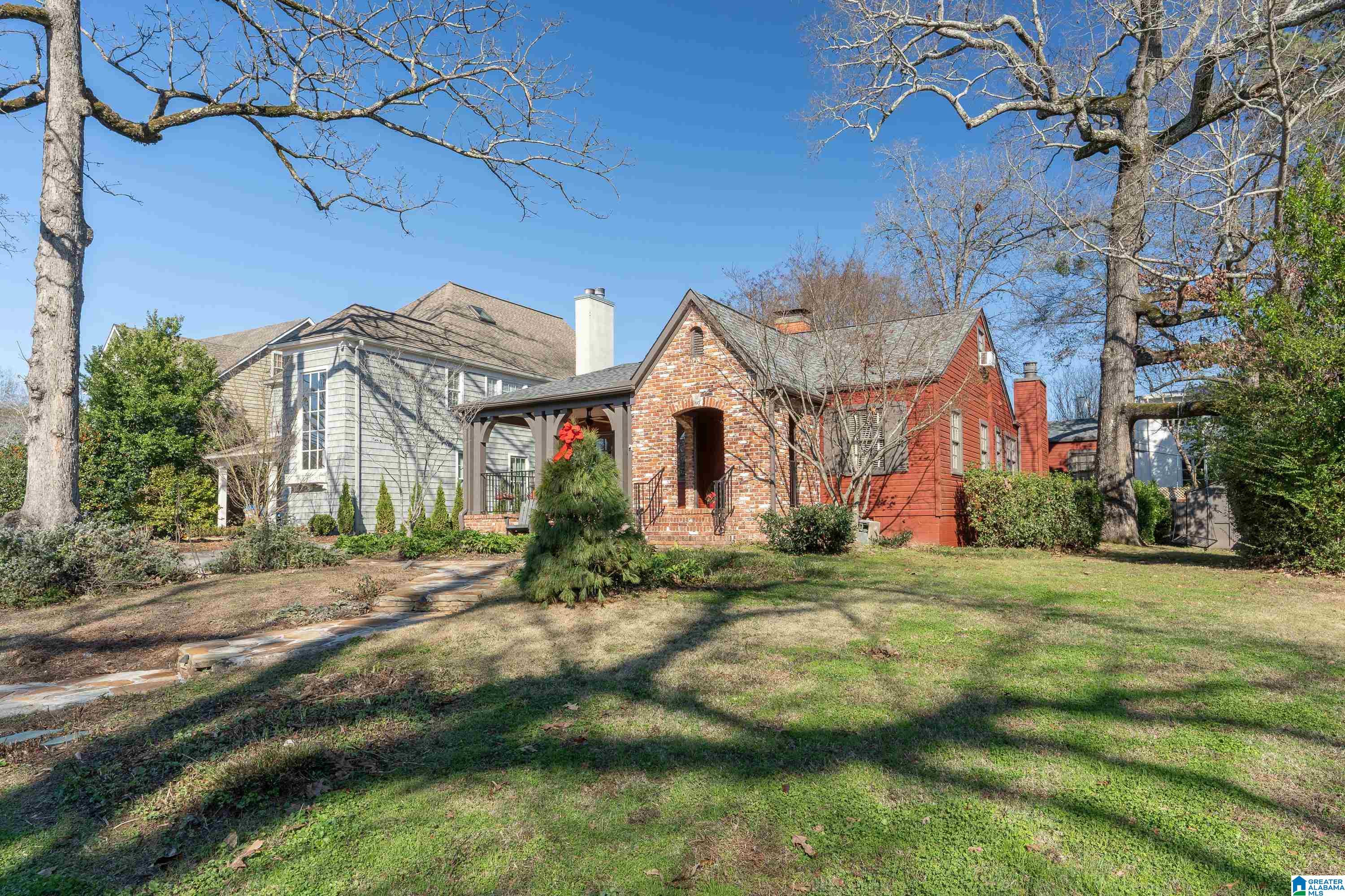 21 Spring Street Mountain Brook, AL 35213 - Photo 2 of 34