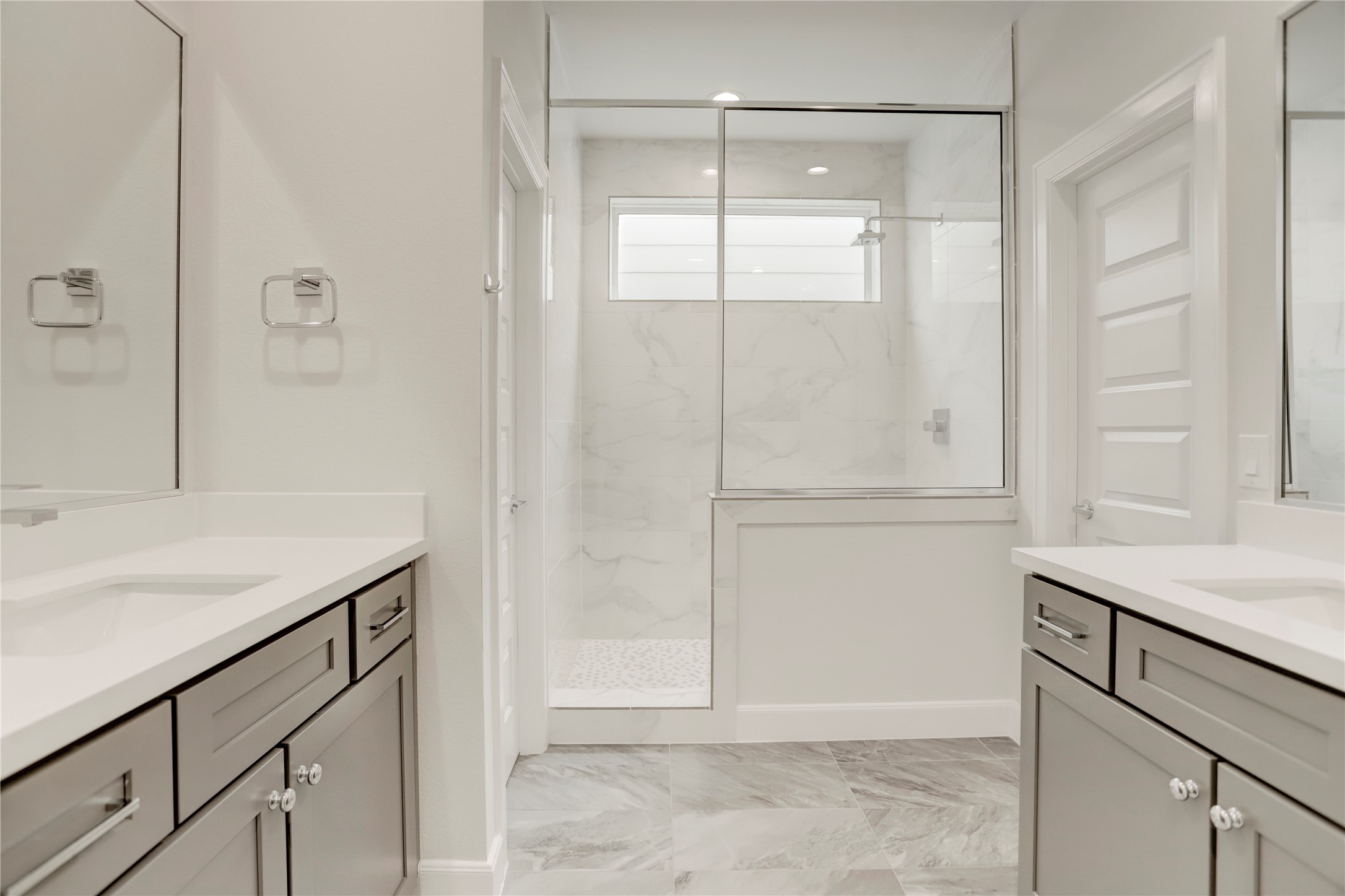 2781 Clinton Drive Houston, TX 77020 - Photo 6 of 12 a bathroom with a shower and a sink