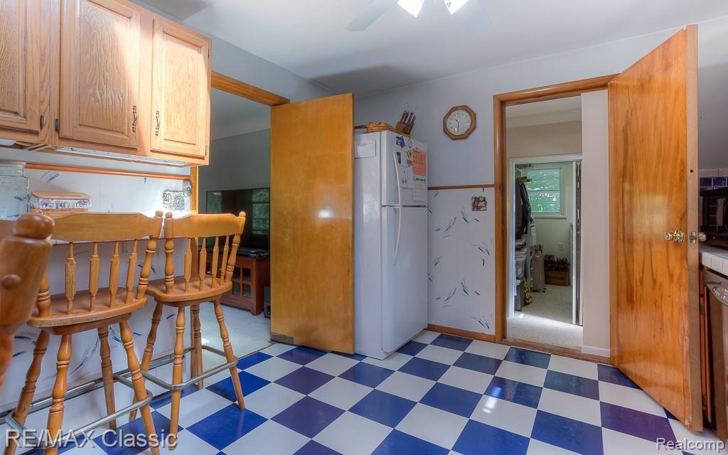 18231 Sumpter Road Belleville, MI 48111 - Photo 15 of 30 18231 sumpter interiors (5).jpg