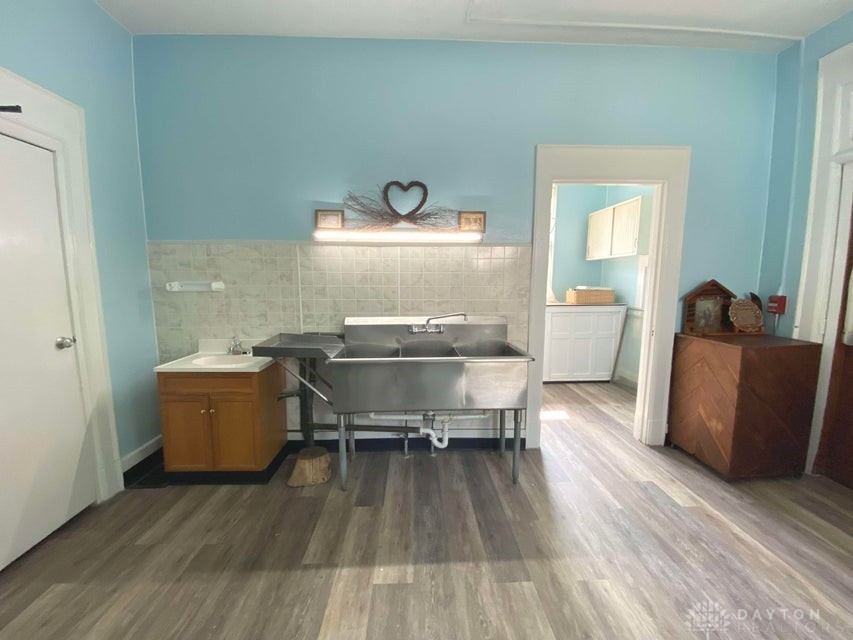 1215 East High Street Springfield, OH 45505 - Photo 20 of 52