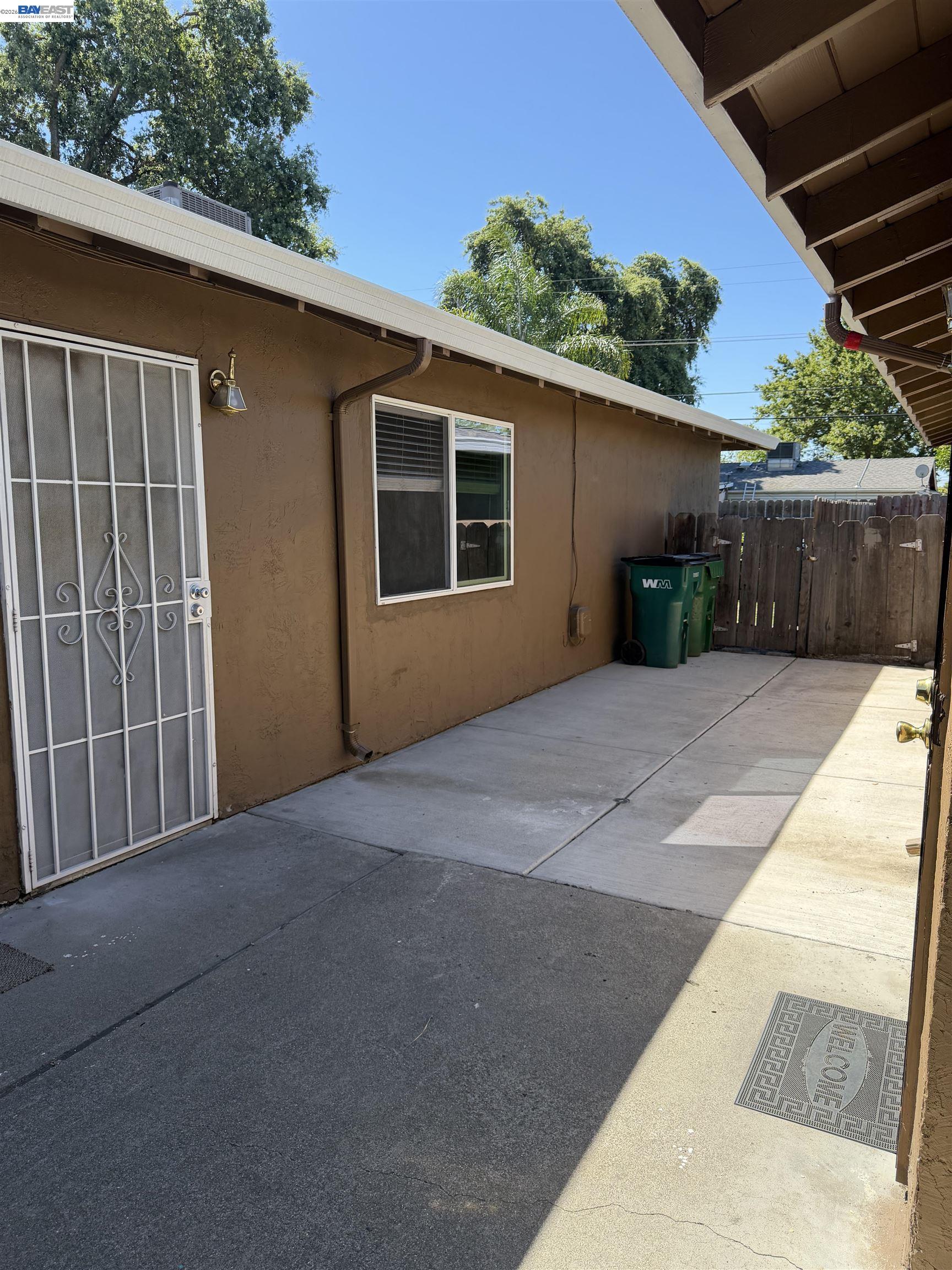 722 East Swain Road Stockton, CA 95207 - Photo 4 of 19