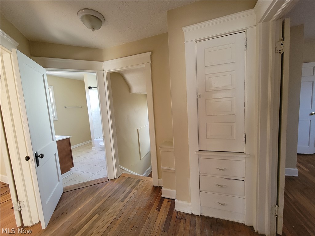 1936 Staunton Road Cleveland, OH 44118 - Photo 10 of 32