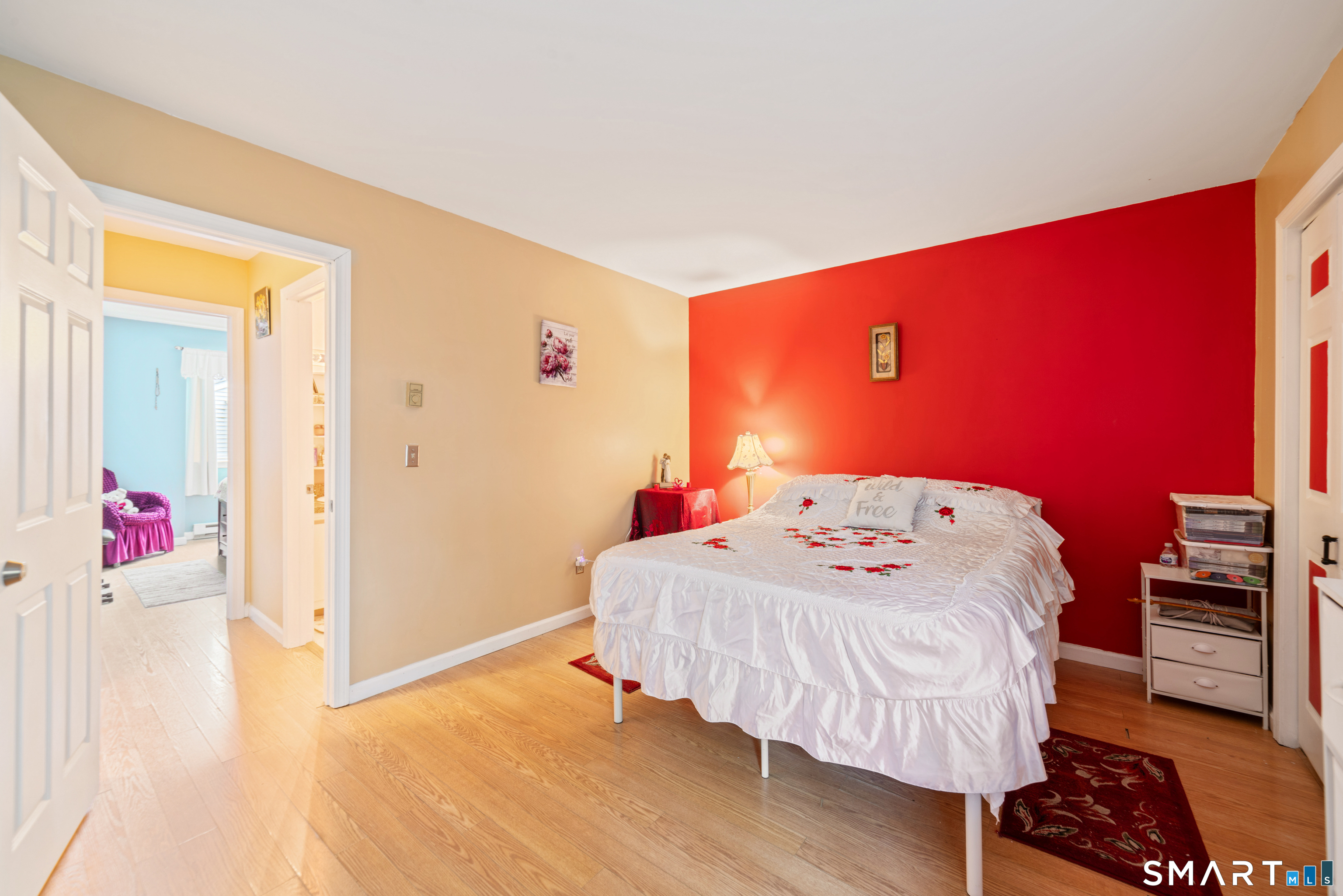 35 Pearl Lake Road, Unit L Waterbury, CT 06706 - Photo 14 of 25 Primary bed w large closet space