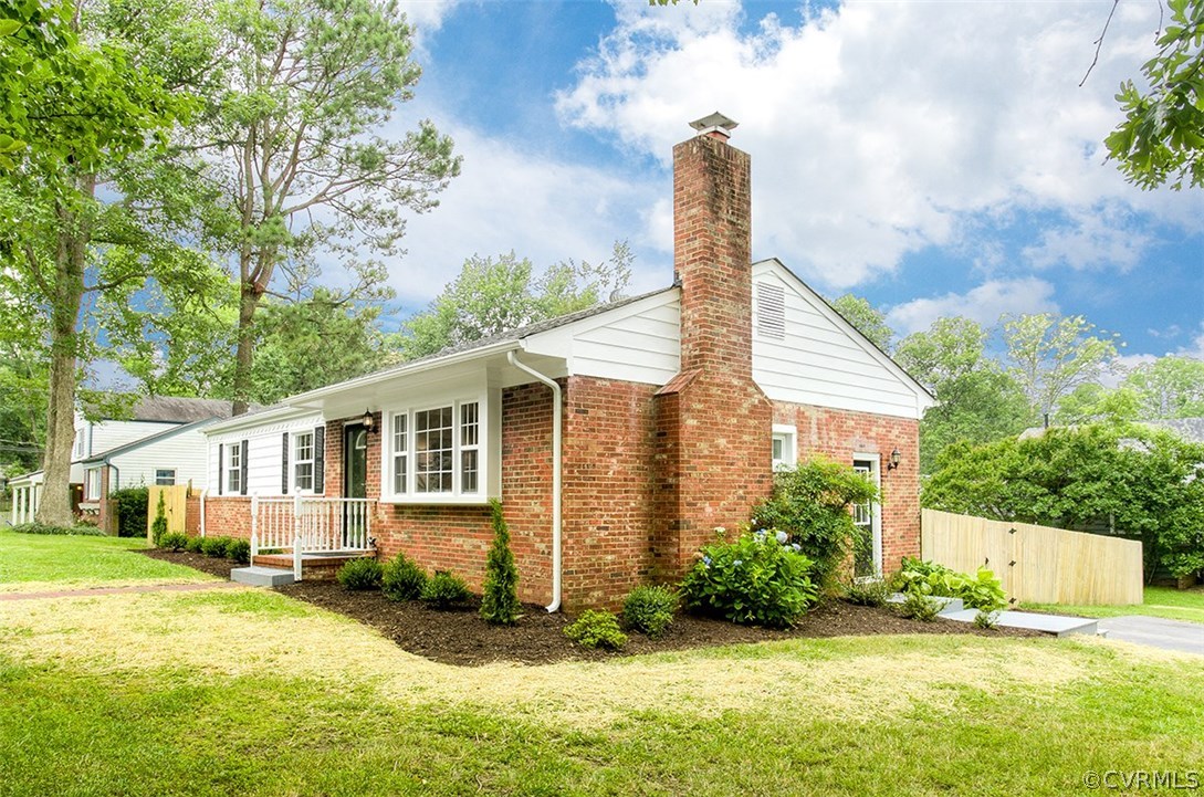 2304 Cranbrook Road Richmond, VA 23229 - Photo 3 of 24 Gallery Image 3