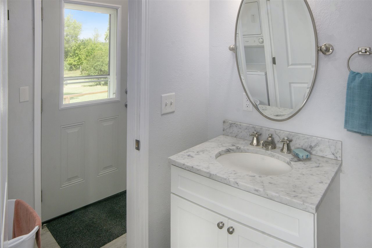 8620 King Road Benzonia, MI 49616 - Photo 15 of 31 1877574-14.JPG