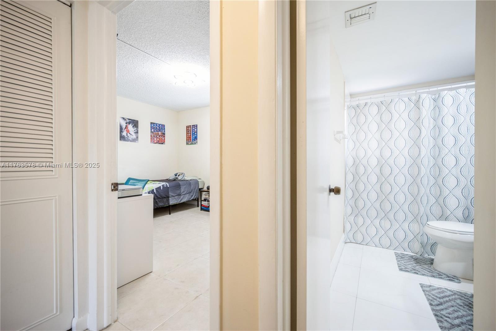 8500 Southwest 133rd Avenue Road, Unit 415 Miami, FL 33183 - Photo 18 of 27 2nd Bedroom next to 2nd Bathroom