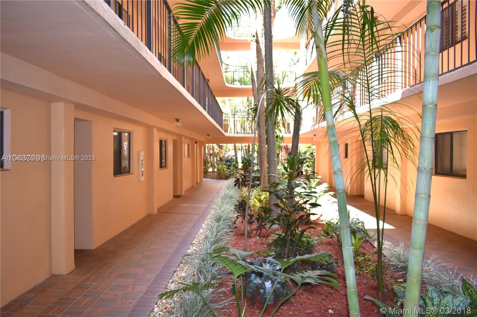8500 Southwest 133rd Avenue Road, Unit 415 Miami, FL 33183 - Photo 4 of 27 Interior Garden