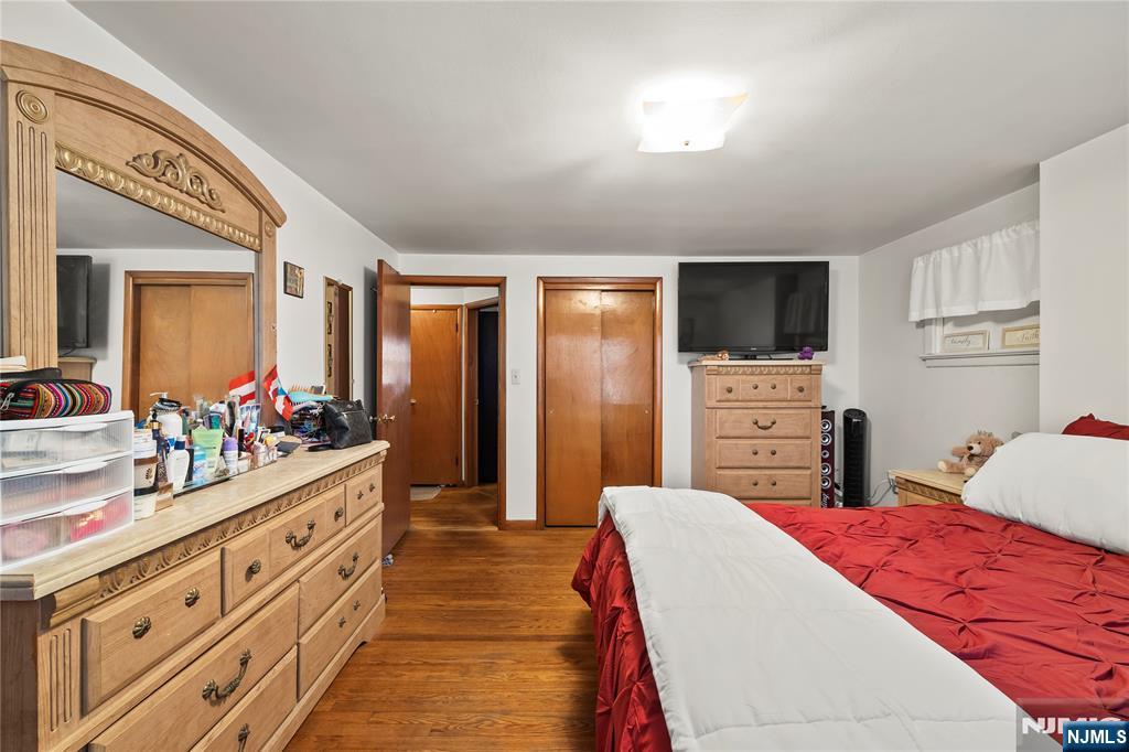 19 Inwood Street Clifton, NJ 07011 - Photo 4 of 28