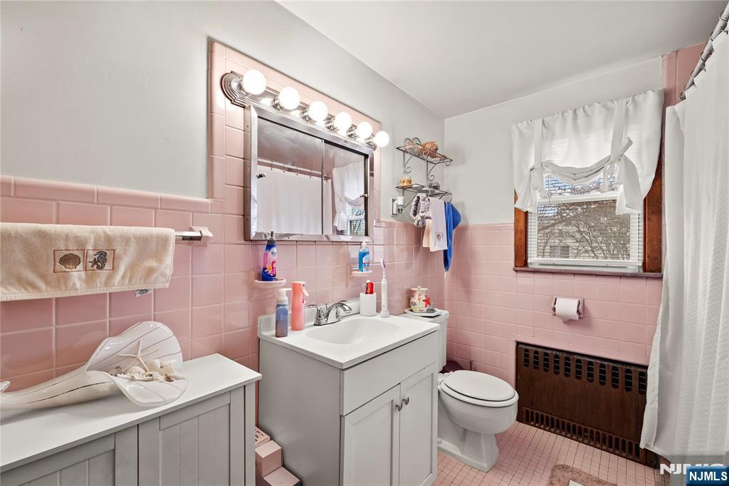 19 Inwood Street Clifton, NJ 07011 - Photo 7 of 28