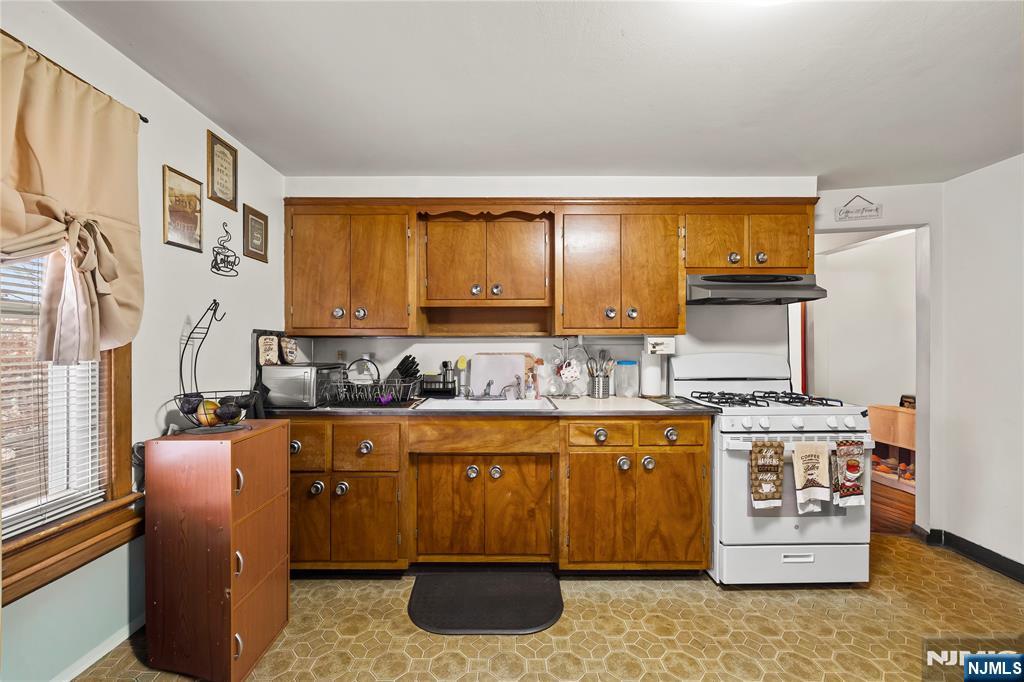 19 Inwood Street Clifton, NJ 07011 - Photo 9 of 28