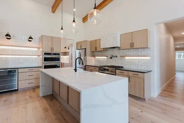 $1,850,000 | 2 Edwards Brg Road, Marion, MA 02738