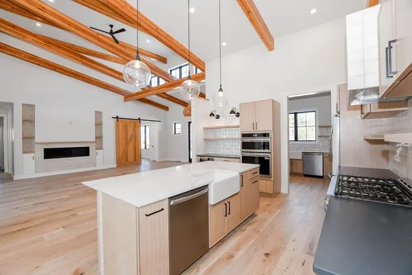 $1,850,000 | 2 Edwards Brg Road, Marion, MA 02738