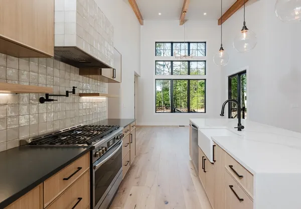 $1,850,000 | 2 Edwards Brg Road, Marion, MA 02738