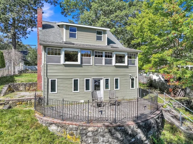 $999,900 | 210 Barton Road, Stow, MA 01775