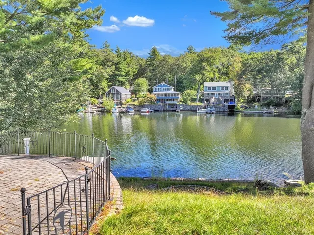 $999,900 | 210 Barton Road, Stow, MA 01775