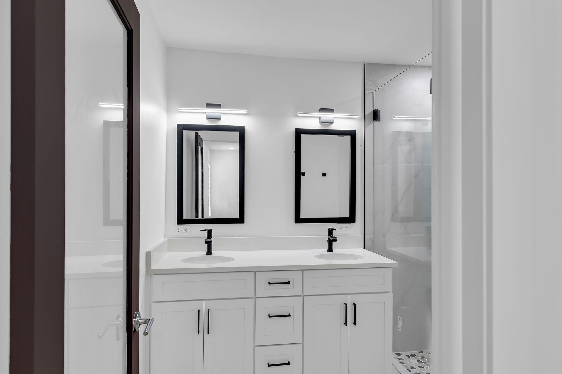 2800 Staples Avenue Key West, FL 33040 - Photo 21 of 42 2800 Staples Ave Bathroom Ensuite