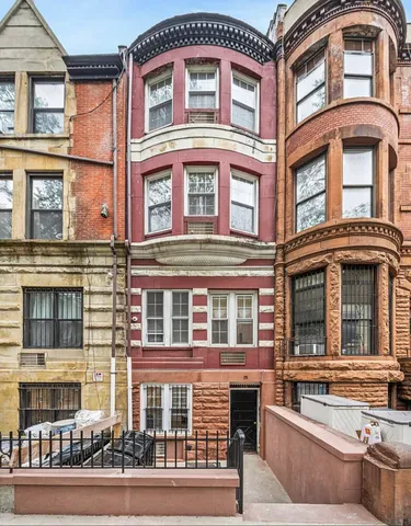 $3,499 | 135 West 95th Street, Unit 1R | Upper West Side