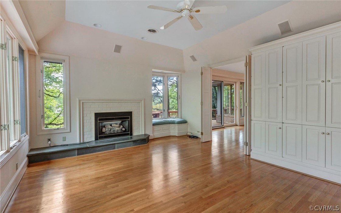 8911 Highfield Road Henrico, VA 23229 - Photo 13 of 43 Family room with cabinets/dry bar and flows to the