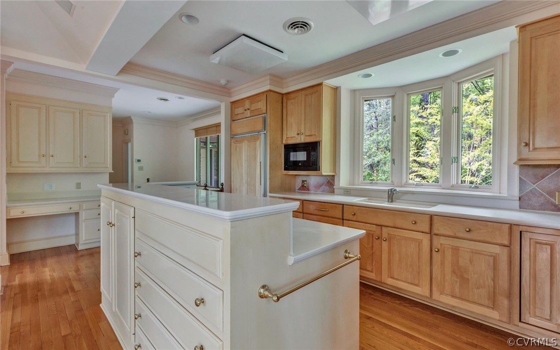 8911 Highfield Road Henrico, VA 23229 - Photo 15 of 43 Kitchen with bay window, lots of cabinets, drawers