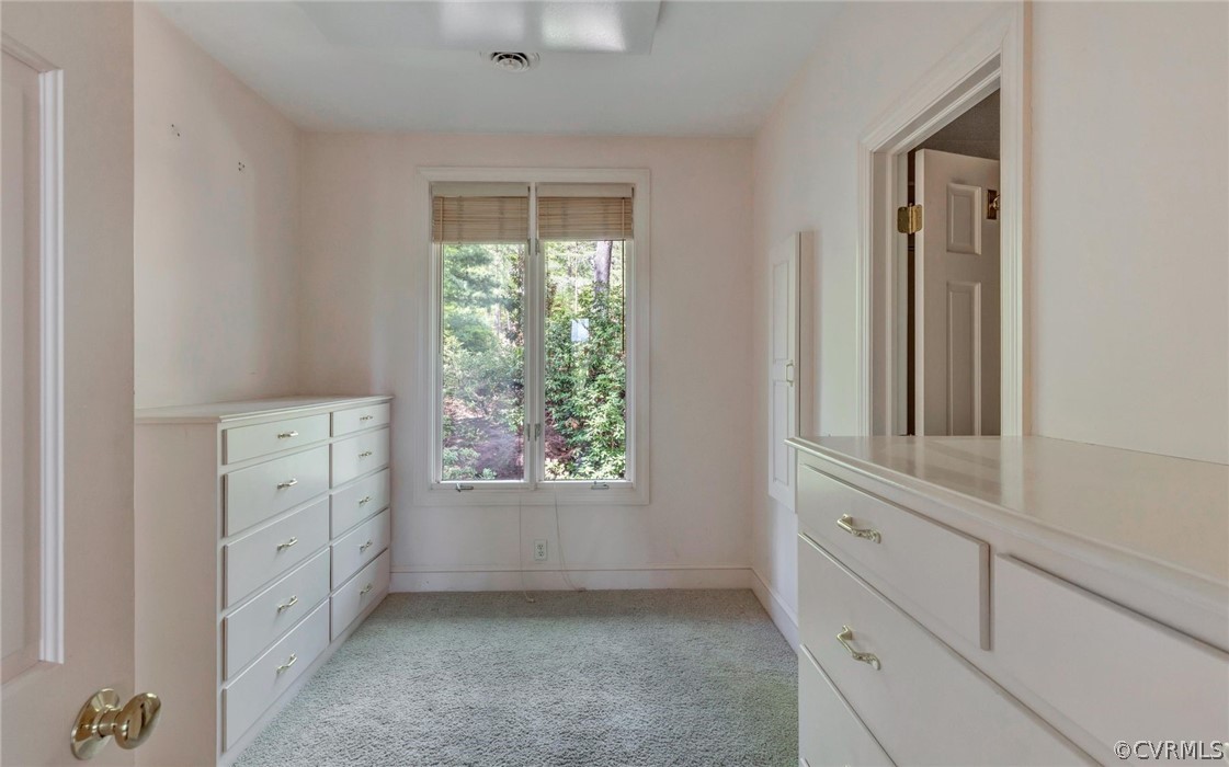 8911 Highfield Road Henrico, VA 23229 - Photo 23 of 43 Dressing room in master suite.