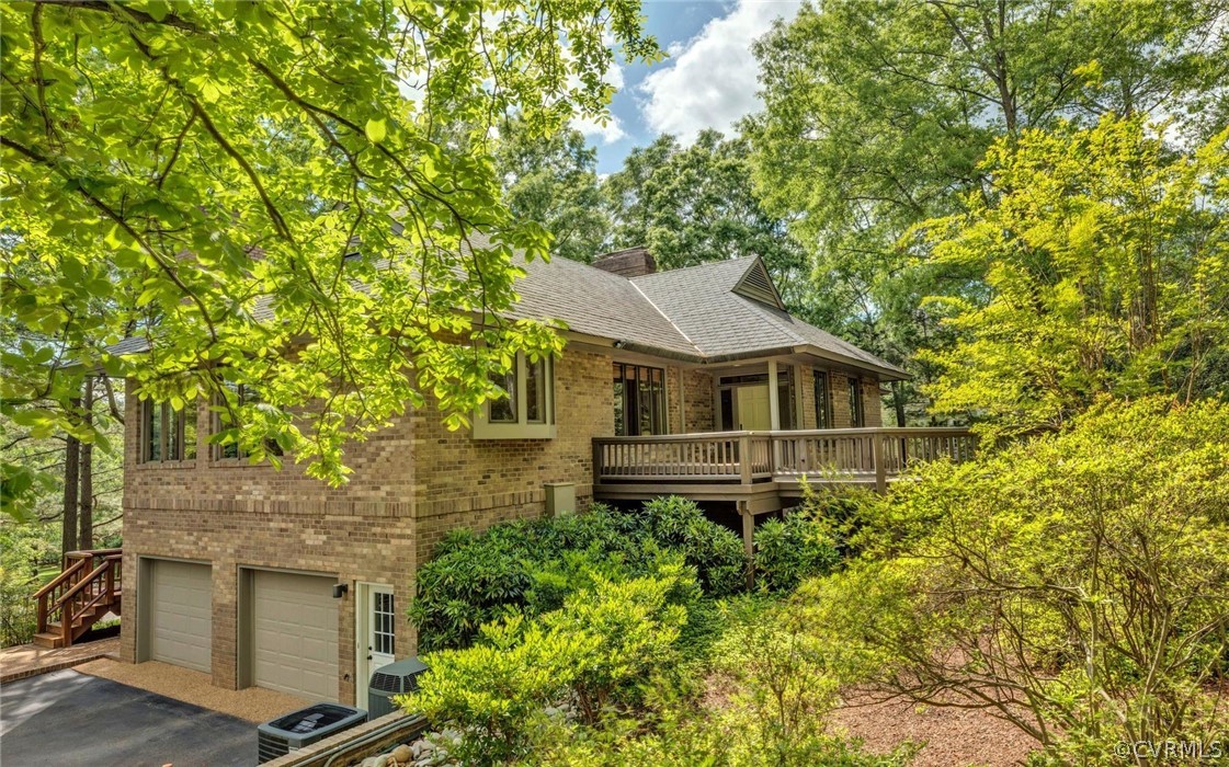 8911 Highfield Road Henrico, VA 23229 - Photo 3 of 43 Wonderful all brick custom home.