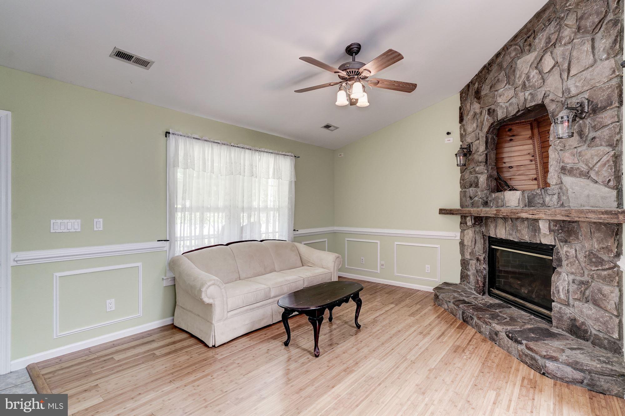 27232 Big H Ranch Road Culpeper, VA 22701 - Photo 6 of 30 Living Room