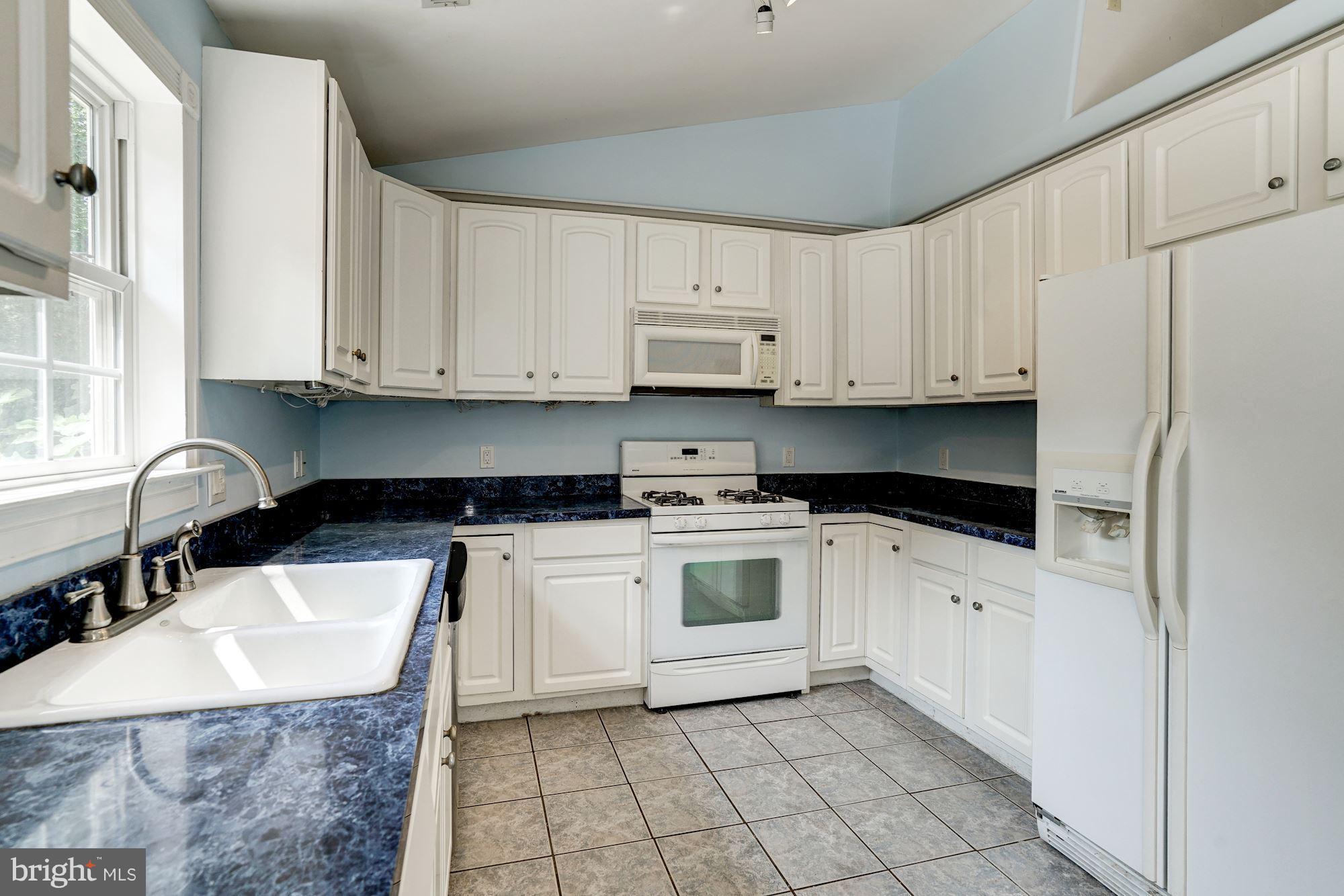27232 Big H Ranch Road Culpeper, VA 22701 - Photo 9 of 30 Kitchen