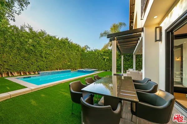 $29,995 | 419 North Edinburgh Avenue, Los Angeles, CA 90048