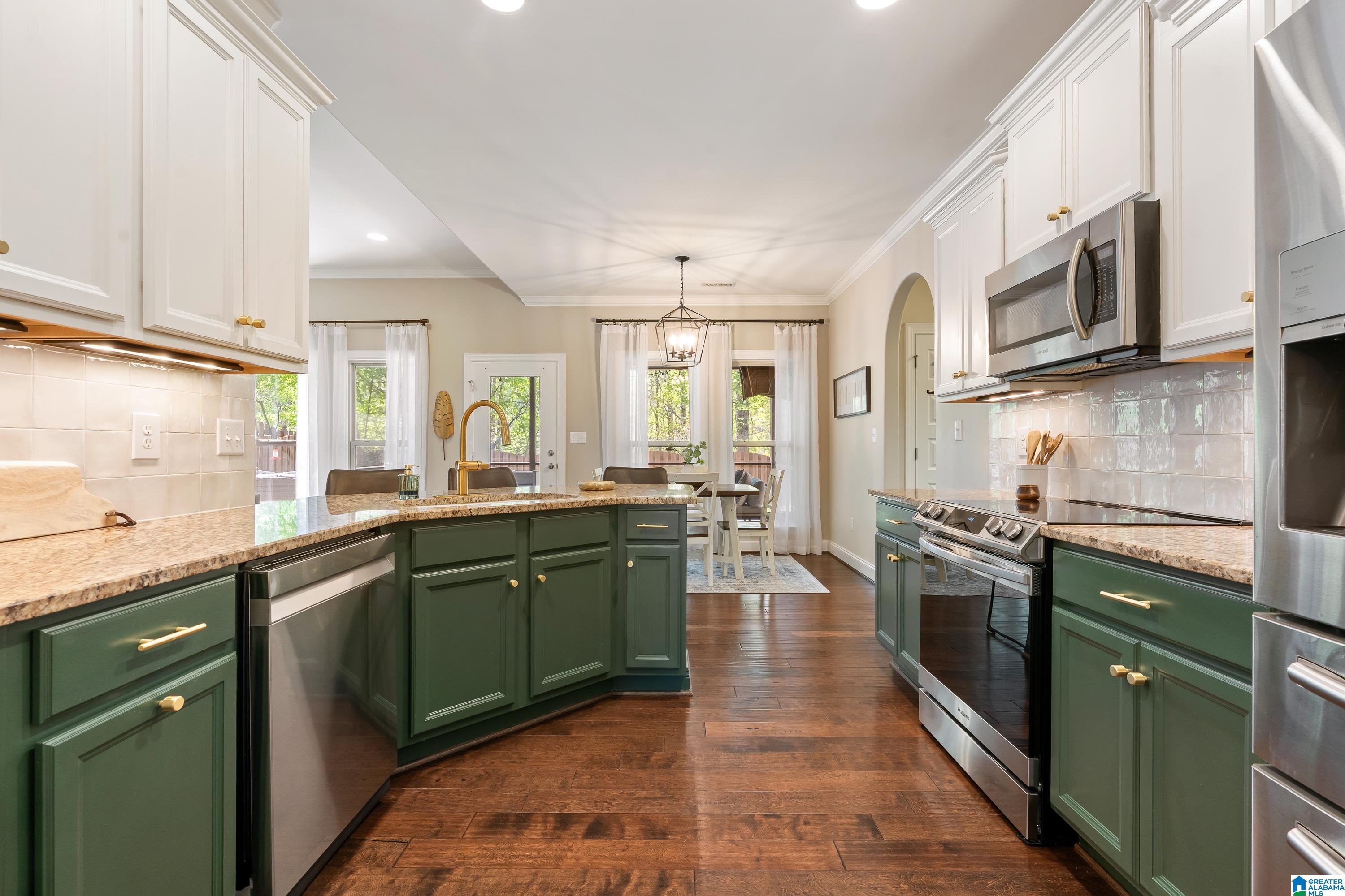 207 Dunrobin Cove Pelham, AL 35124 - Photo 4 of 35