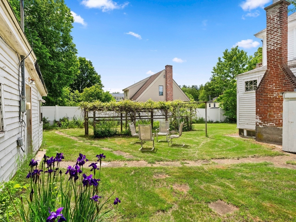104 Great Road Maynard, MA 01754 - Photo 8 of 37